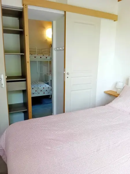 Maison familiale 100 m² avec piscine partagée à Bertric-Burée : photo 10