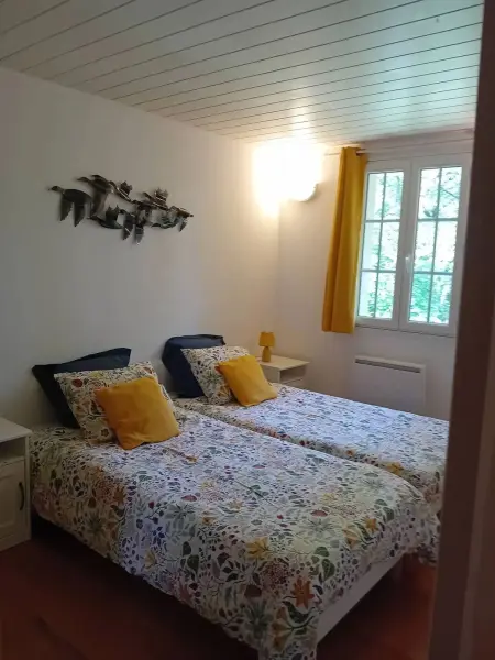Maison familiale 100 m² avec piscine partagée à Bertric-Burée : photo 11