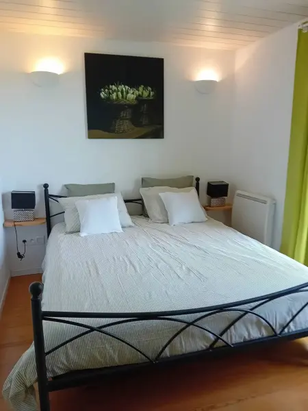 Maison familiale 100 m² avec piscine partagée à Bertric-Burée : photo 12