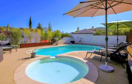 Maison provençale avec piscine privée à Valvignères : photo 12