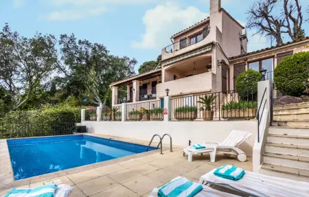 Maison 180 m² avec piscine aux Adrets, vue montagnes