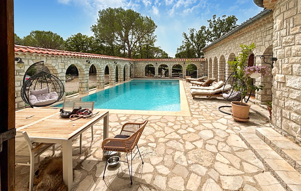 Maison 7 chambres avec piscine à Saint-Vallier-de-Thiey - Photo 1