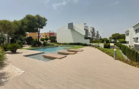Appartement Villa Arne à Torrevieja, 3 chambres et piscine : photo 1