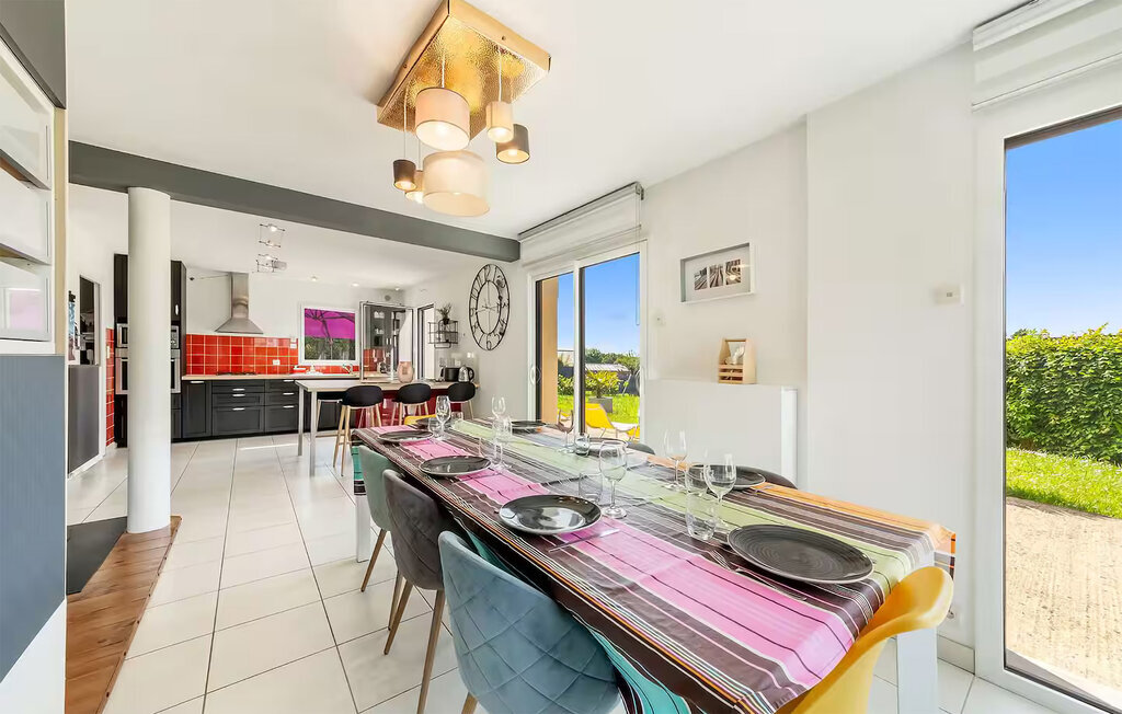 Maison 8 personnes à Saint Père Marc en Pou - Photo 5
