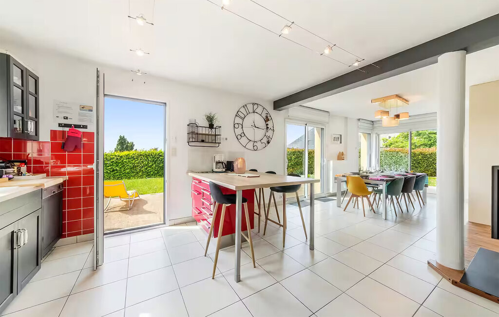 Maison 8 personnes à Saint Père Marc en Pou - Photo 6