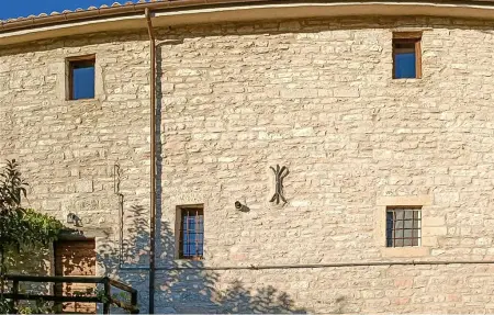 Casale Cagli, maison en pierre aux poutres apparentes : photo 9