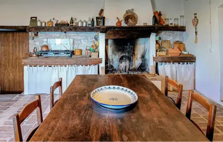Casale Cagli, maison en pierre aux poutres apparentes : photo 12