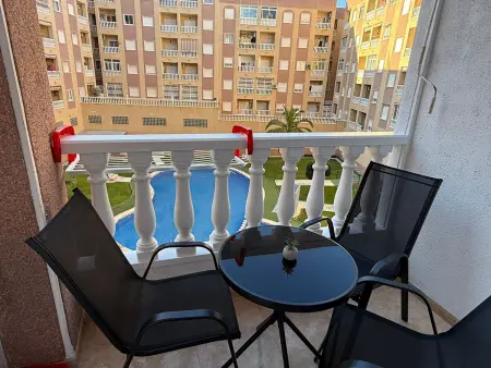 Appartement moderne avec clim et vue piscine à Torrevieja : photo 1