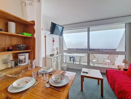 Studio lumineux, balcon sud, vue montagne - 3 pers. : photo 6