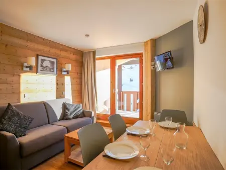 Appartement rénové vue montagne aux pieds des pistes, Val Thorens : photo 1