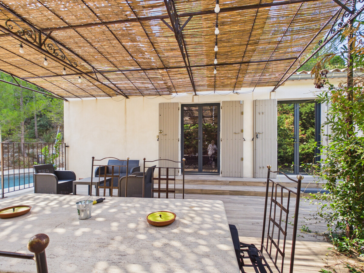Villa provençale 135 m² : piscine au sel et terrasse - Photo 6