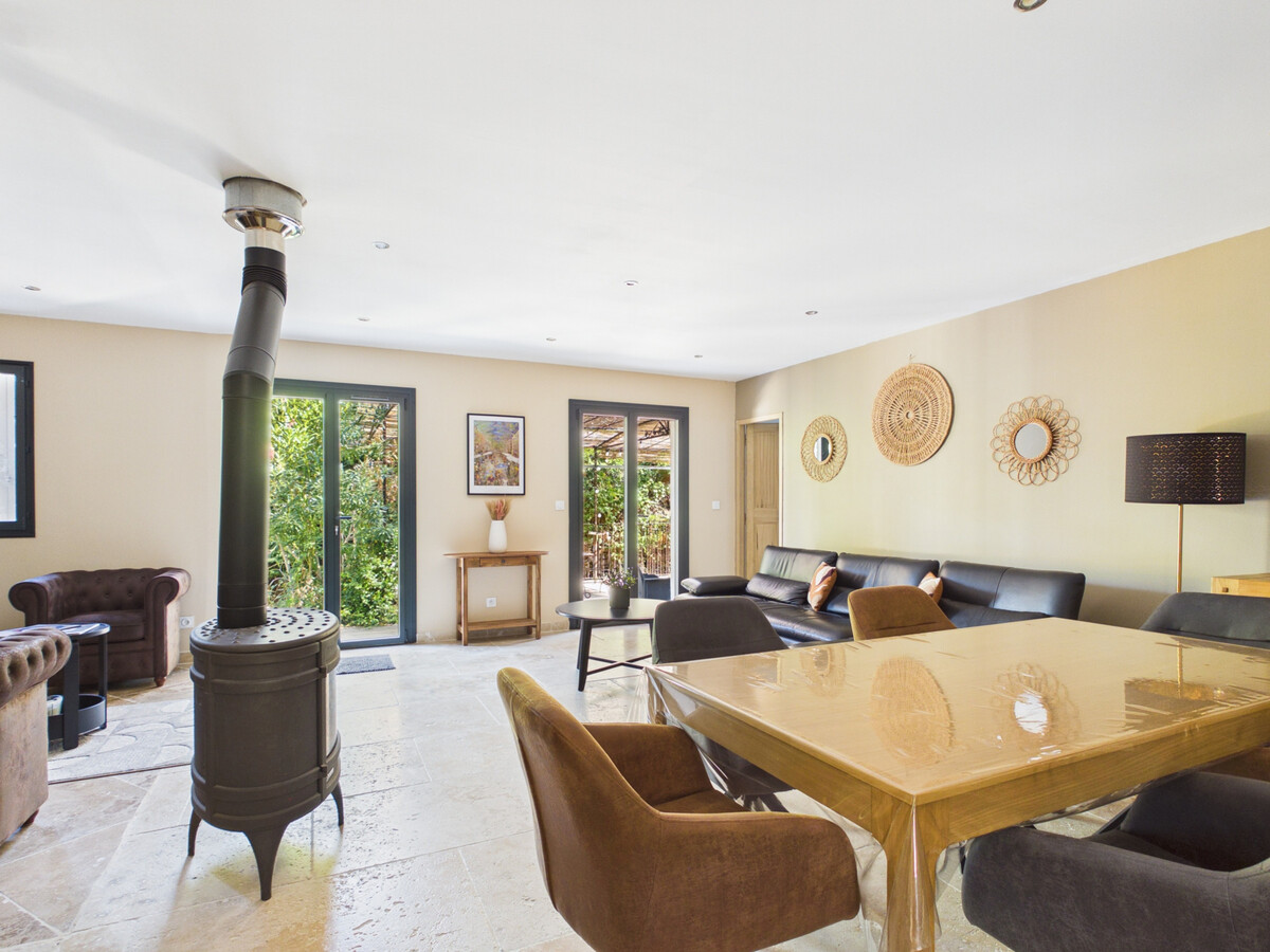 Villa provençale 135 m² : piscine au sel et terrasse - Photo 9