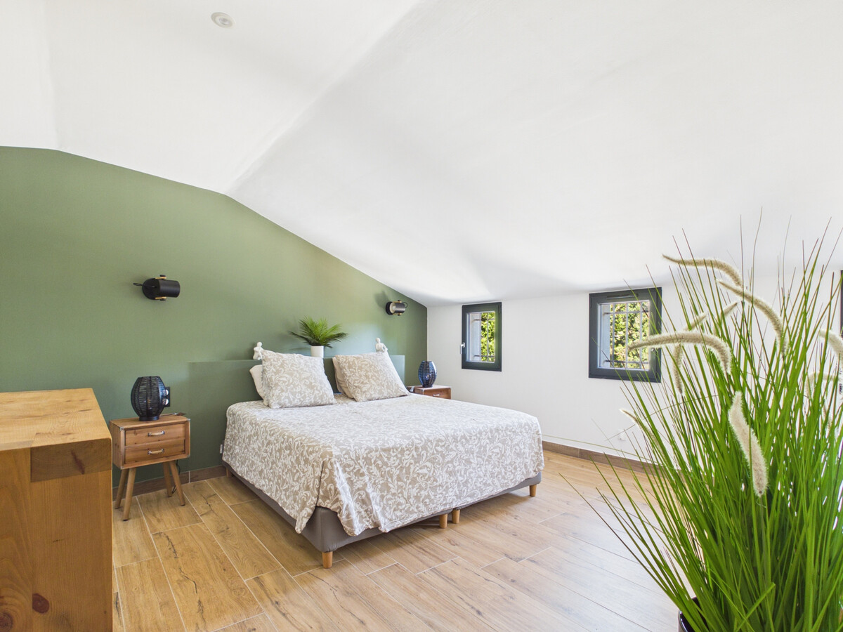 Villa provençale 135 m² : piscine au sel et terrasse - Photo 13