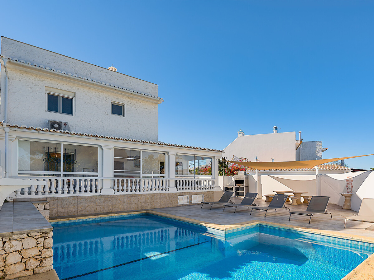 Maison rénovée avec piscine privée au cœur de Carvoeiro - Photo 2