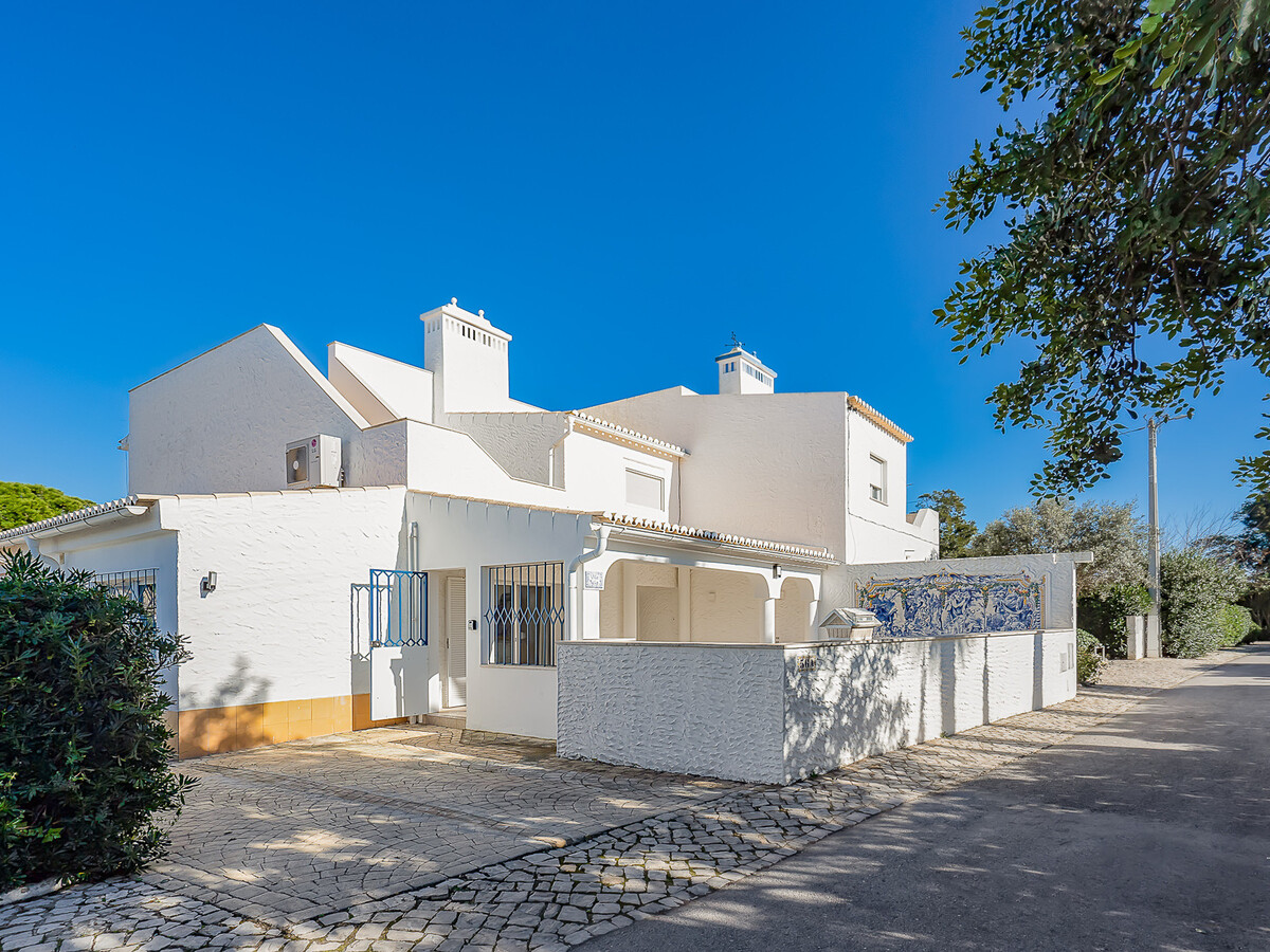 Maison rénovée avec piscine privée au cœur de Carvoeiro - Photo 9