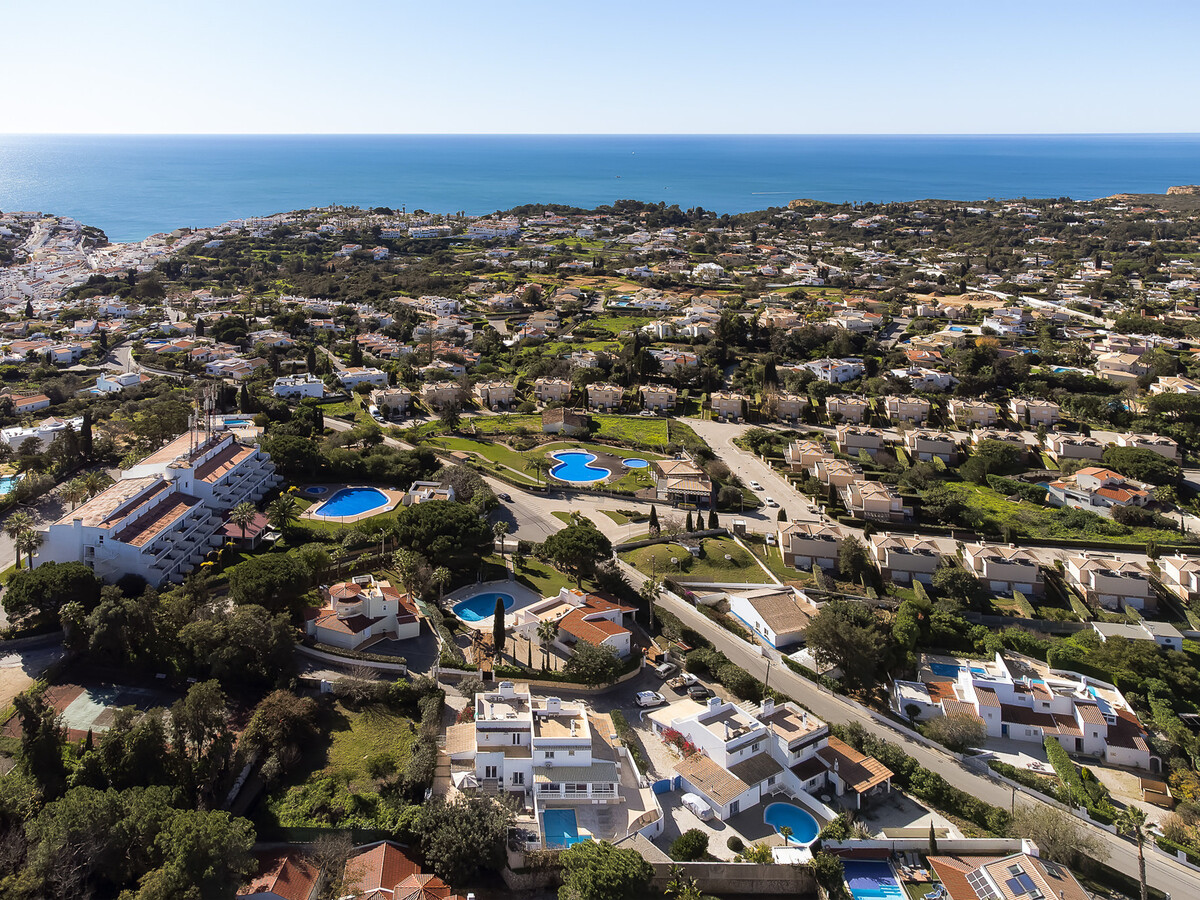Maison rénovée avec piscine privée au cœur de Carvoeiro - Photo 16