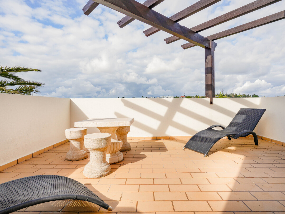 Charmante Villa avec Jardin Proche Plage et Golf à Carvoeiro - Photo 8