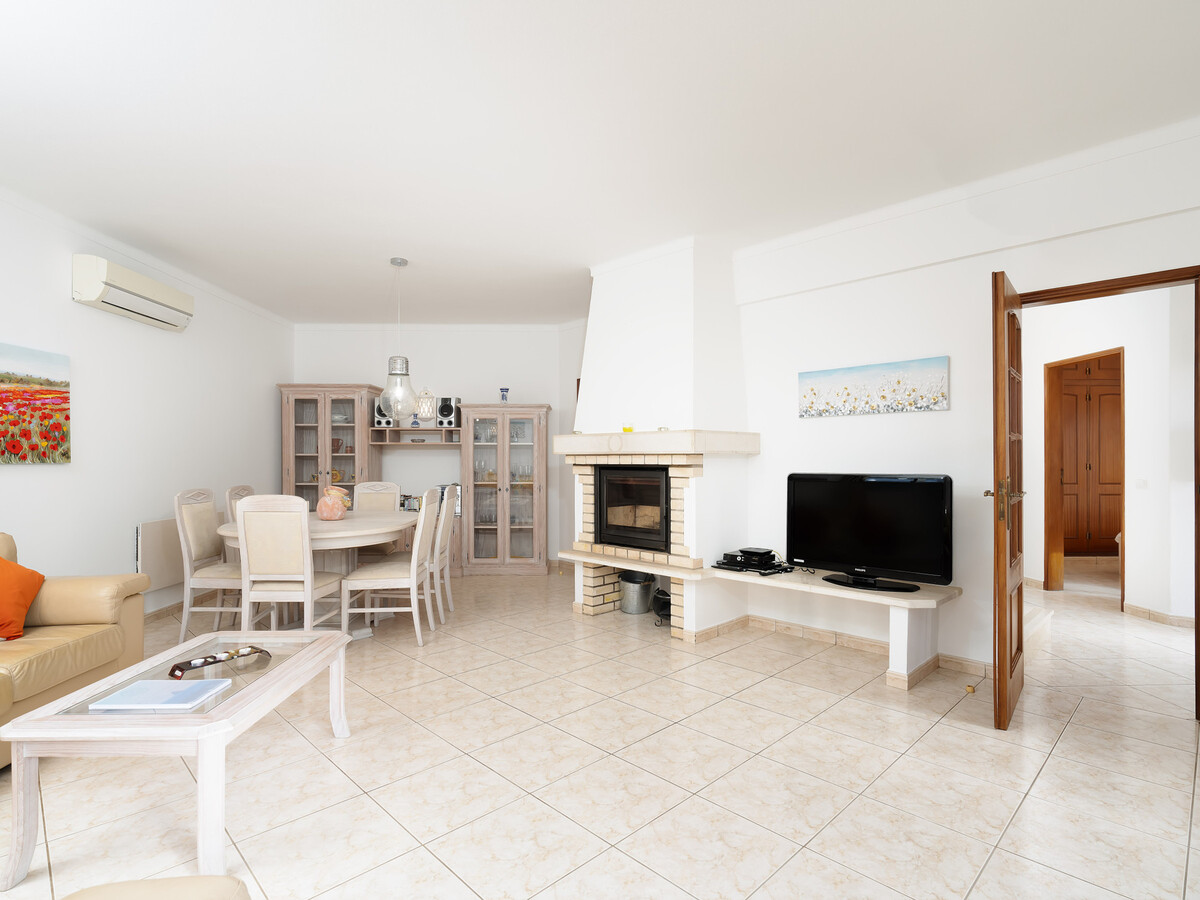 Charmante Villa avec Jardin Proche Plage et Golf à Carvoeiro - Photo 23