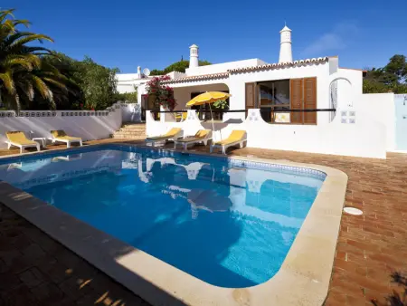 Casa Adm 42 : villa avec piscine chauffée à Carvoeiro : photo 2