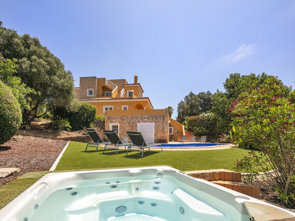 Villa spacieuse avec jacuzzi et piscine privée chauffée, proche plages et golf, jusqu'à 10 pers - Photo 3