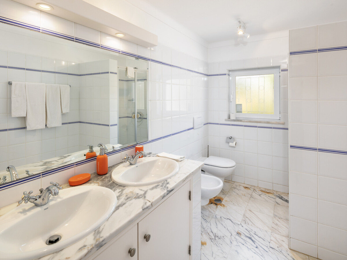 Villa spacieuse avec jacuzzi et piscine privée chauffée, proche plages et golf, jusqu'à 10 pers - Photo 33