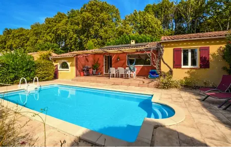 Maison 6 personnes avec piscine privée à Cheval-Blanc