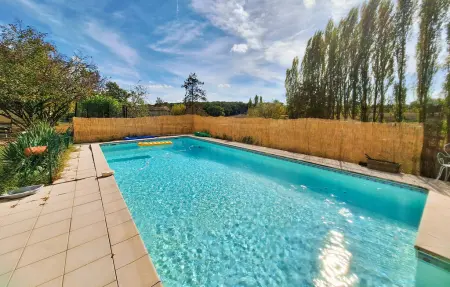 Maison rustique 6 personnes avec piscine à Francs : photo 2