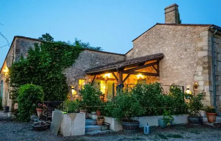 Maison rustique 6 personnes avec piscine à Francs : photo 9