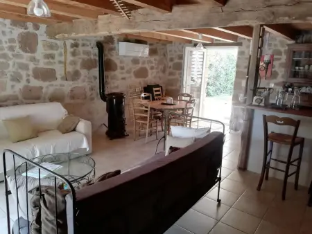 Gîte les Escures, maison 4 étoiles à Branceilles, 4 personnes : photo 5