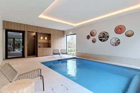 Maison 8 personnes avec piscine intérieure et sauna