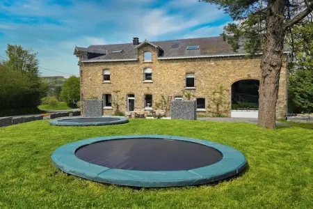 Waldolala, ancienne ferme pour 20 personnes à Freyneux