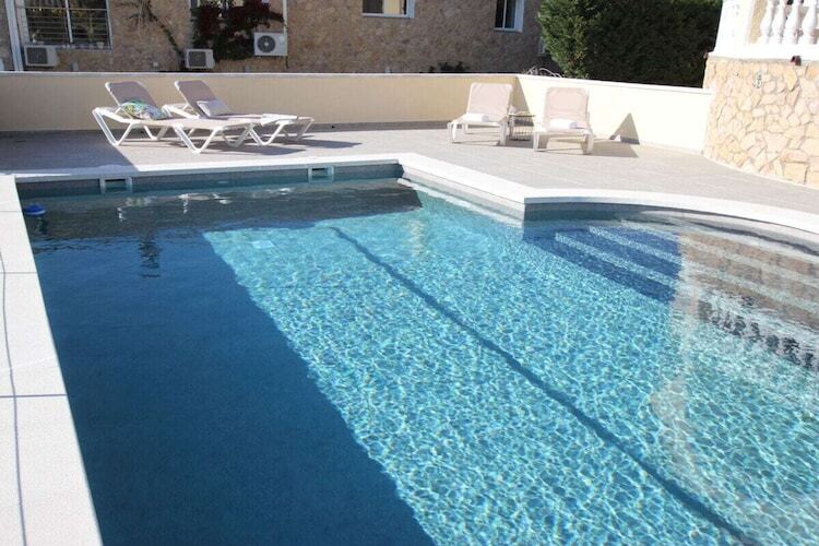Villa récemment rénovée avec piscine et vue mer - Photo 4