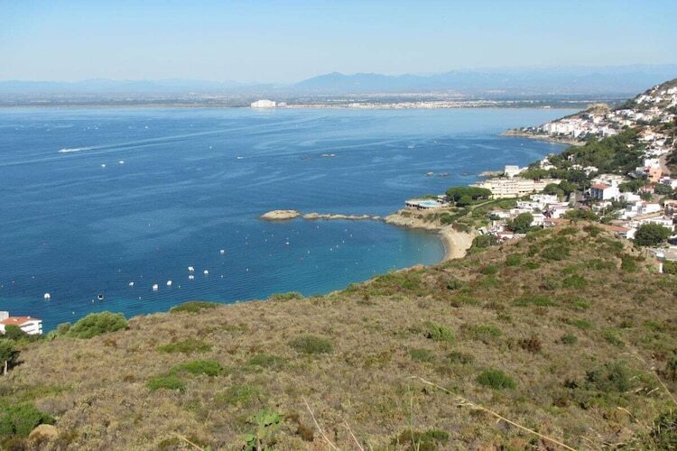 Villa récemment rénovée avec piscine et vue mer - Photo 32