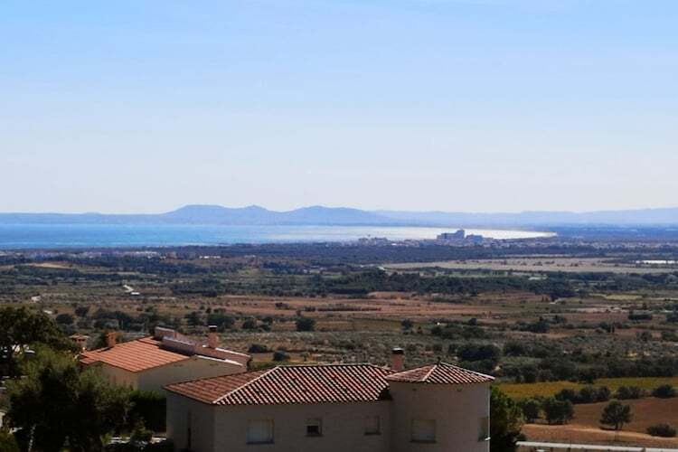 Villa récemment rénovée avec piscine et vue mer - Photo 34