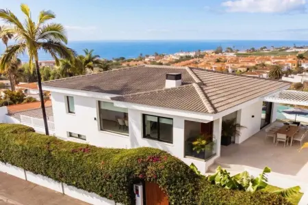 Villa 250 m² Puerto de la Cruz, piscine chauffée et vue Teide