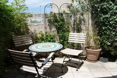 Villa Olivier, maison provençale les pieds dans l'eau à Gruissan : photo 3