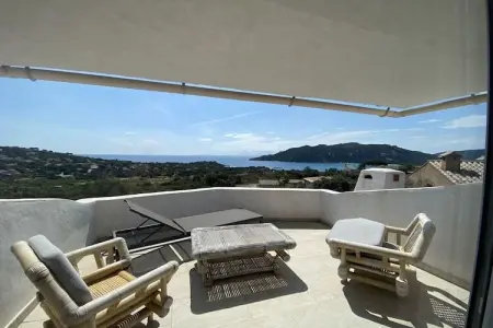 Maison 8 personnes vue baie Santa Giulia à Porto Vecchio : photo 4