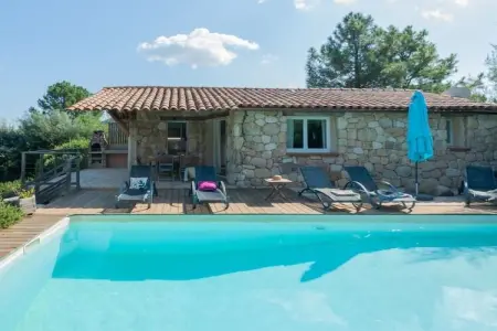 Maison bergerie corse avec piscine à débordement, Porto-Vecchio