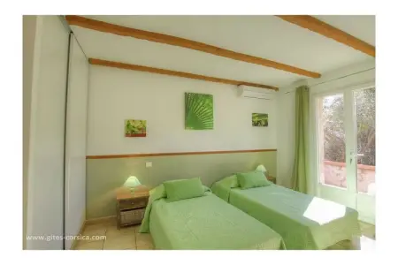 Mini-villa 61 m² Porto-Vecchio, piscine partagée : photo 10