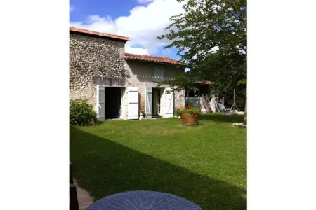 Ancienne ferme de 1860 à Lusignac, 8 personnes : photo 5