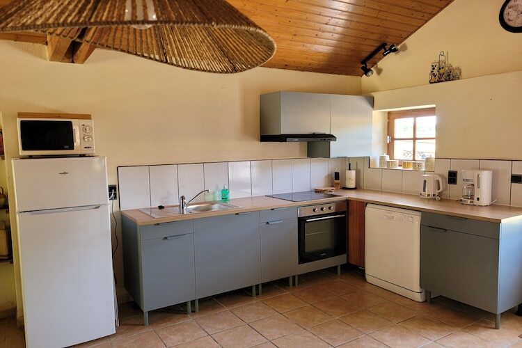 Gîte Syrah : maison plain-pied avec piscine à Saint-Saud-Lacoussière - Photo 4