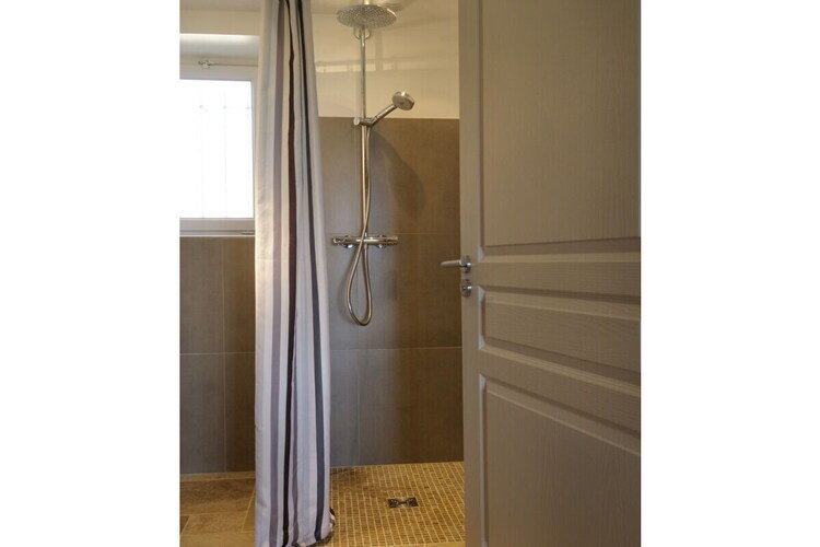 Maison 5 chambres avec piscine privée à Bagnols sur Cèze - Photo 16