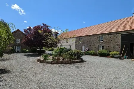 Maison 6 personnes à Vesly avec piscine et jardin : photo 2