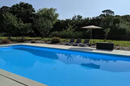 Maison 6 personnes à Vesly avec piscine et jardin : photo 5