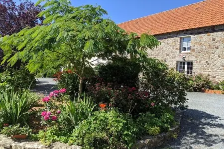 Maison 6 personnes à Vesly avec piscine et jardin : photo 16