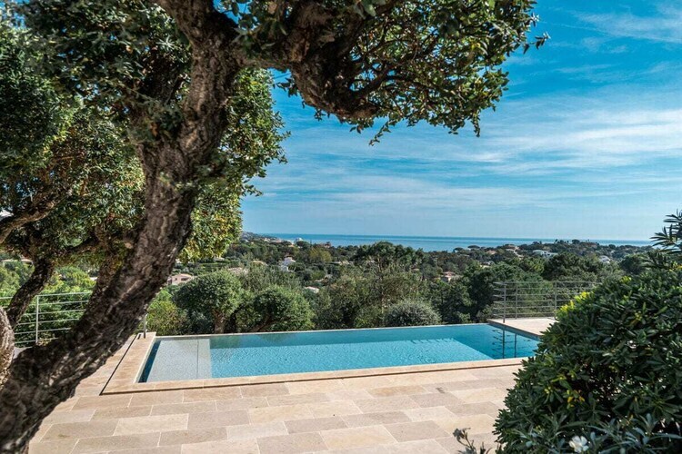 Villa rénovée avec piscine débordement, vue baie Saint-Tropez - Photo 2