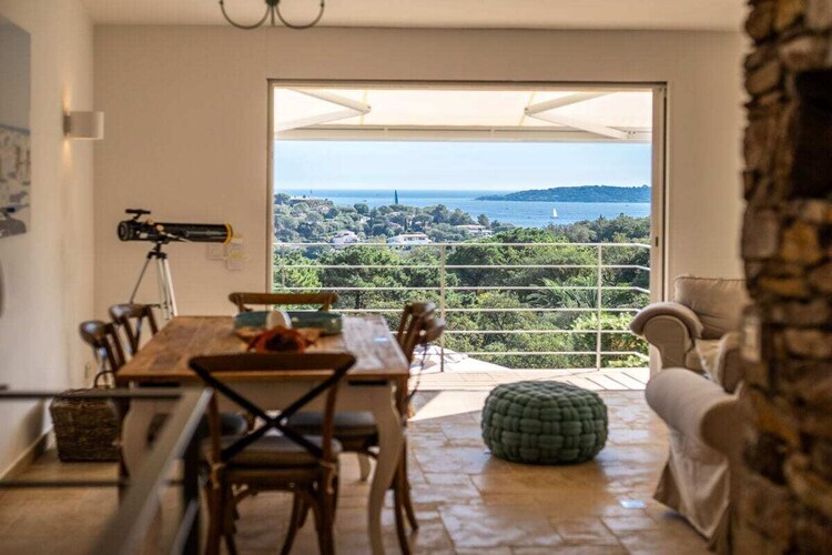 Villa rénovée avec piscine débordement, vue baie Saint-Tropez - Photo 24