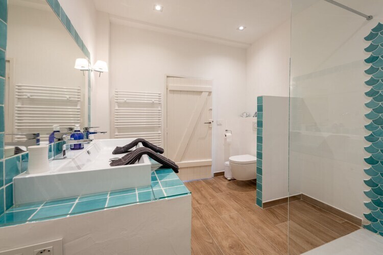 Villa rénovée avec piscine débordement, vue baie Saint-Tropez - Photo 28