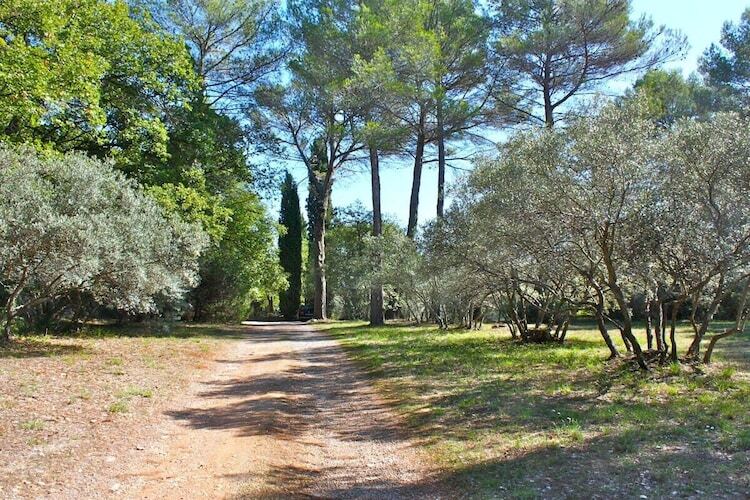 Les Amandiers : Maison provençale 8 pers., piscine, 8000 m² - Photo 2