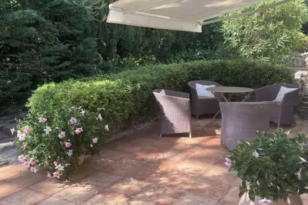 Villa 6 pers. Grimaud, piscine et vue sur le château : photo 4